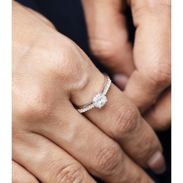 ANILLO DIAMANTES ORO BLANCO...