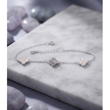 PULSERA CON TREBOLES EN...