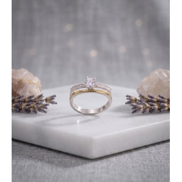 ANILLO CON LAMINA DORADA EN...